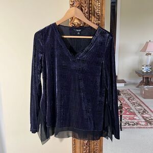 Simply vera Wang, long sleeve, blouse, dress shirt, purple velvet size, medium